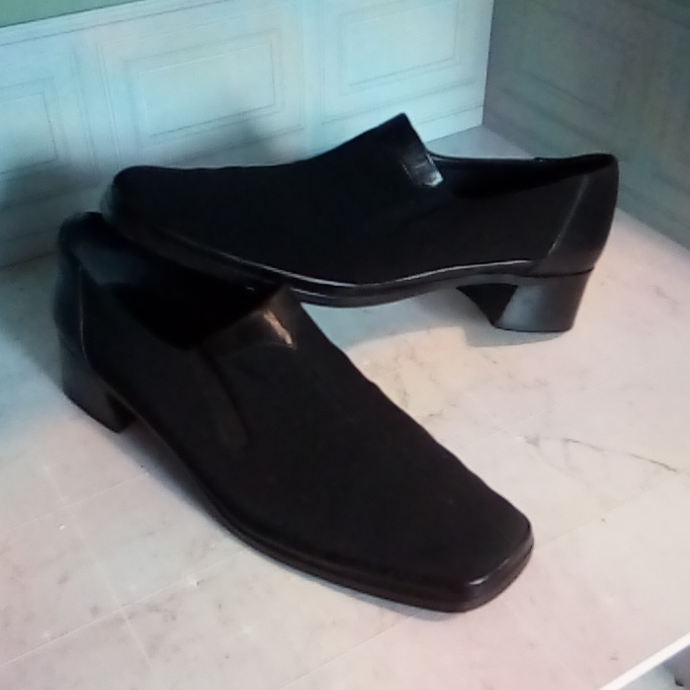 Vintage Rangoni woman's Shoes - black - size 9.5